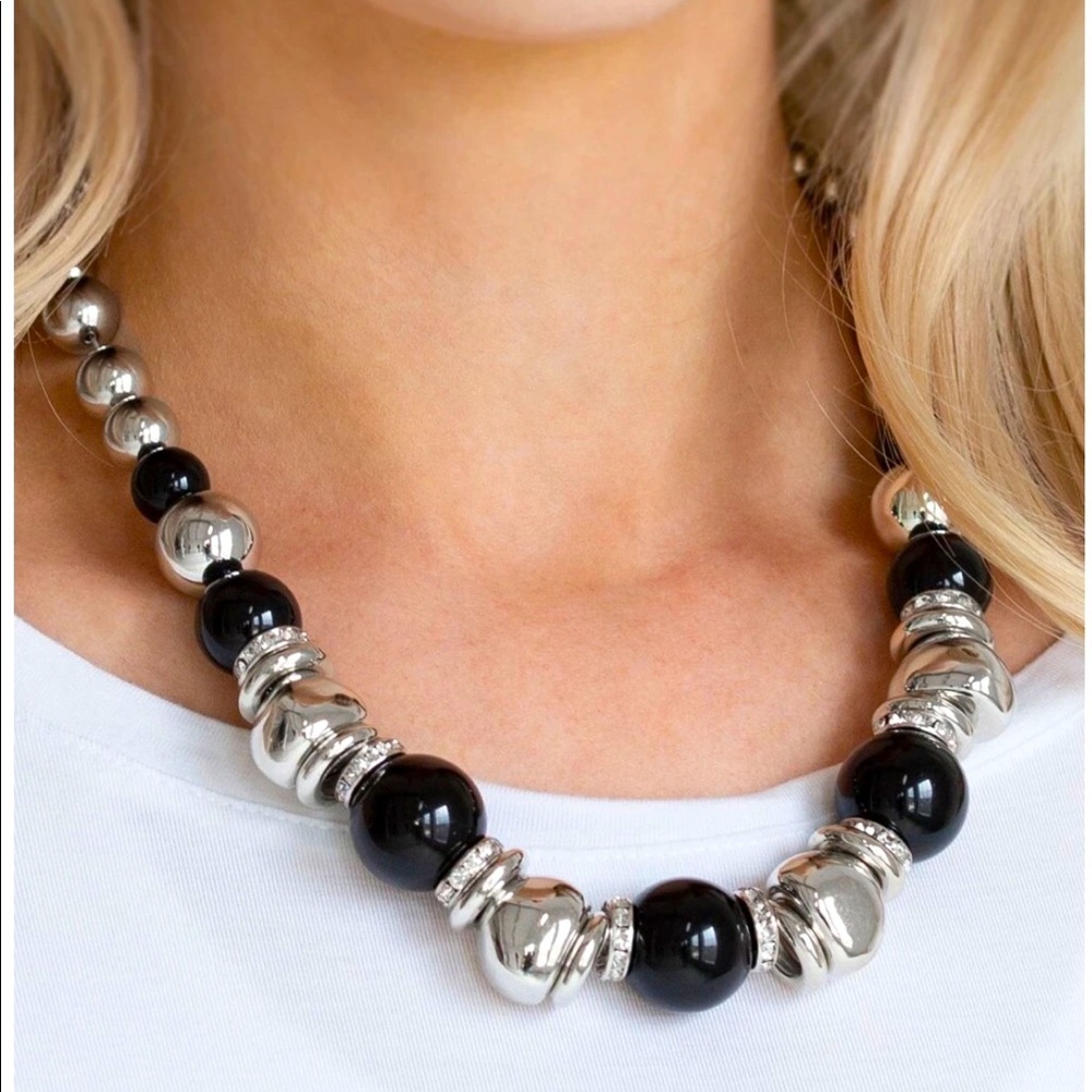 Hollywood HAUTE Spot - Black Necklace